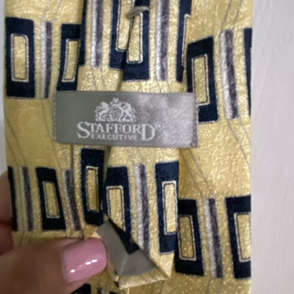 Stafford Men’s tie - Picture 4 of 4